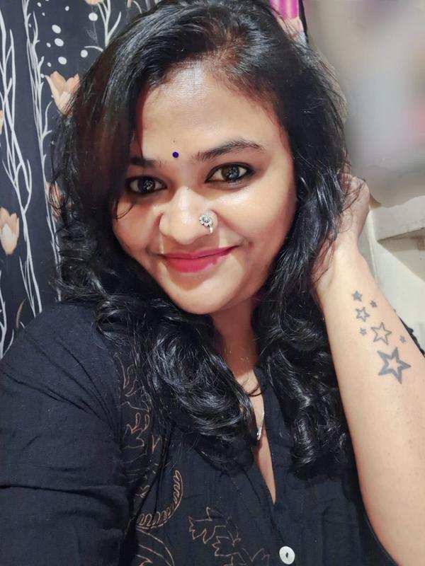 Surbhi Tulapurkar — Founder of Yashikaa Lumirae, Psychic, Tarot Reader, Astrologer and Spiritual Healer